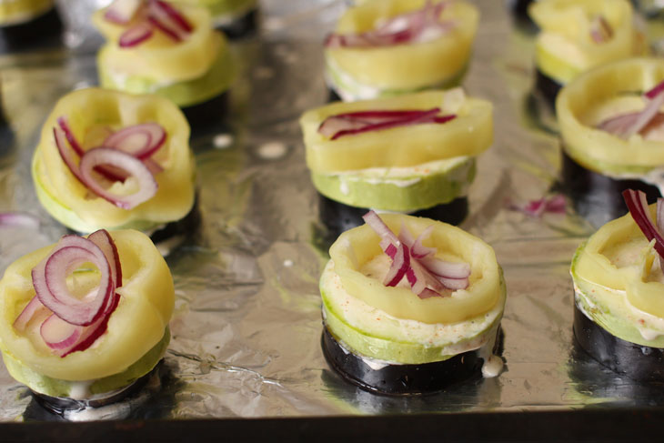 Vegetable turrets with cheese in the oven - an interesting summer recipe