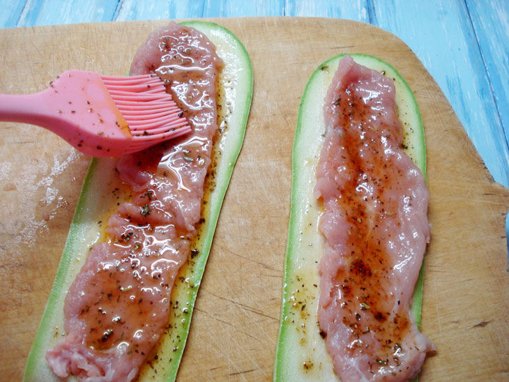 Zucchini rolls with meat - a delicious summer dish