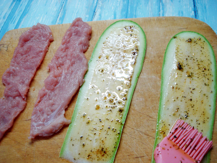 Zucchini rolls with meat - a delicious summer dish