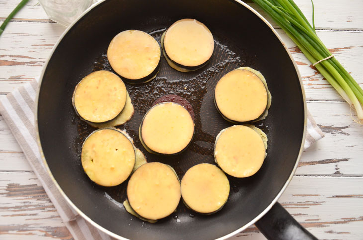 Fried eggplants in batter with basil - step by step recipe with photo