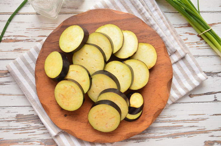 Fried eggplants in batter with basil - step by step recipe with photo