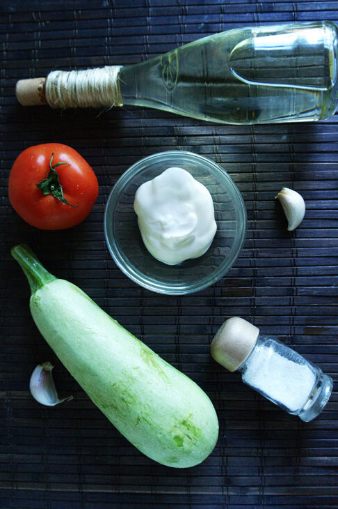 A zucchini and tomato appetizer is a great addition to your everyday dinner!