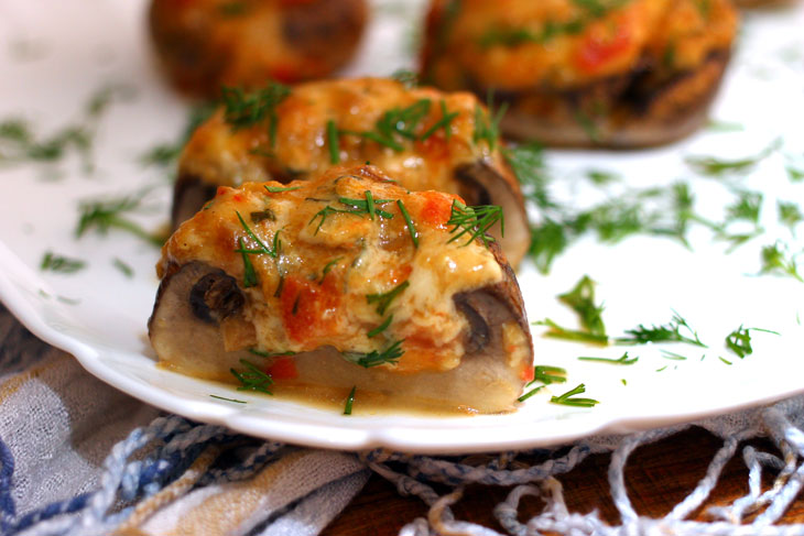 Stuffed mushrooms with zucchini and mozzarella. Awesome snack!