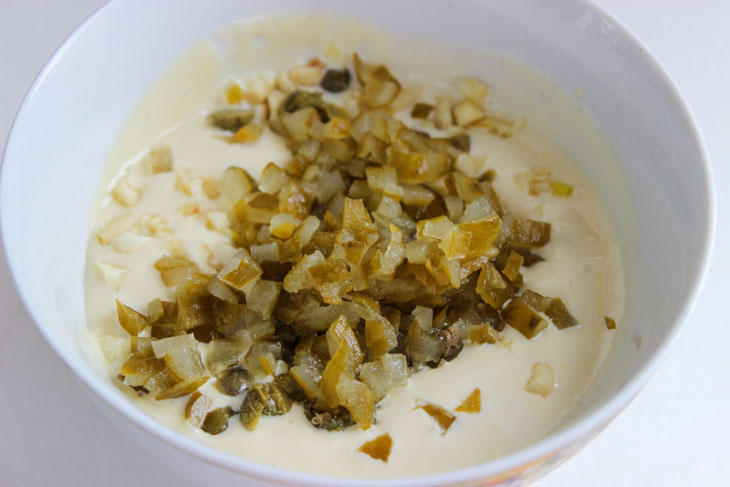 Homemade tartar sauce with mayonnaise. A quick recipe when guests are already on the doorstep!