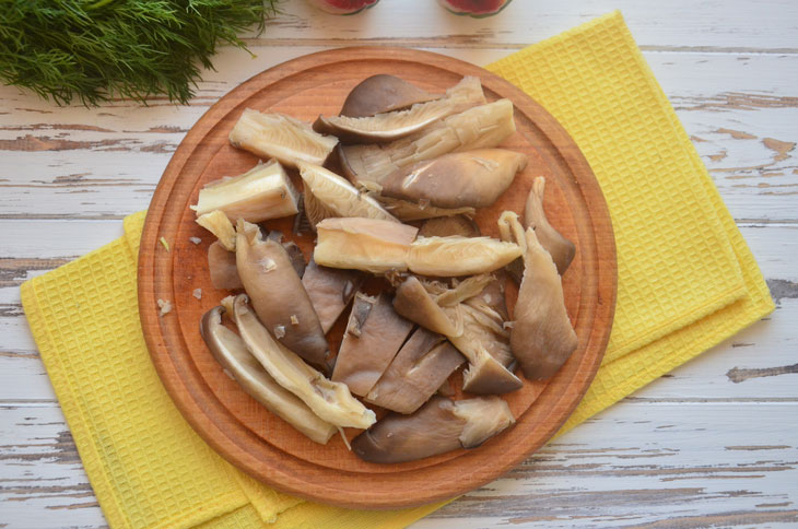 Zucchini with oyster mushrooms - a quick snack in 30 minutes!