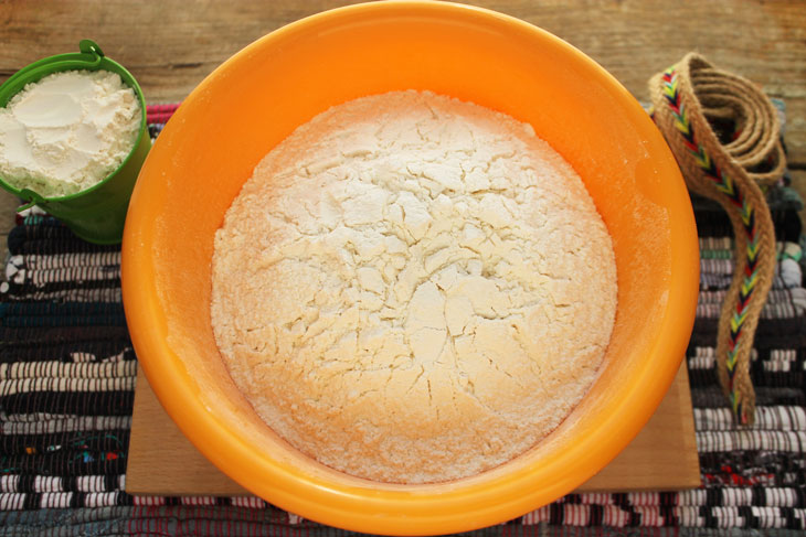 Mongolian flatbread "Dalan davhar bin" in a frying pan. With just 4 ingredients!