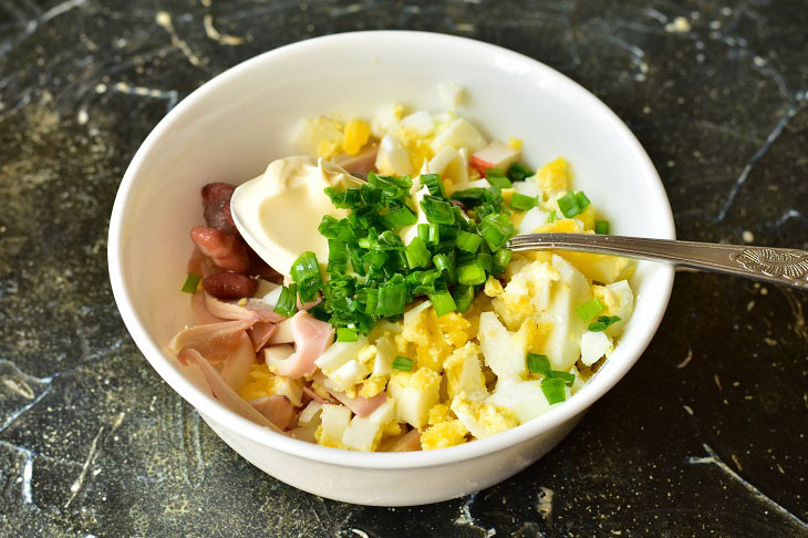 Salad "Sea pebbles" - hearty and tasty