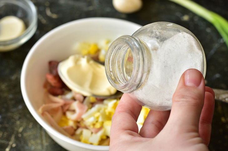 Salad "Sea pebbles" - hearty and tasty