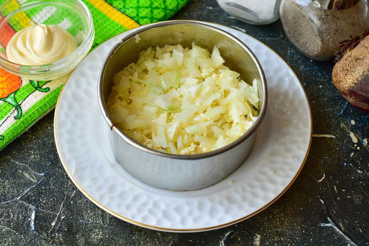 Salad "Meat in a sheepskin coat" - a delicious and spectacular recipe