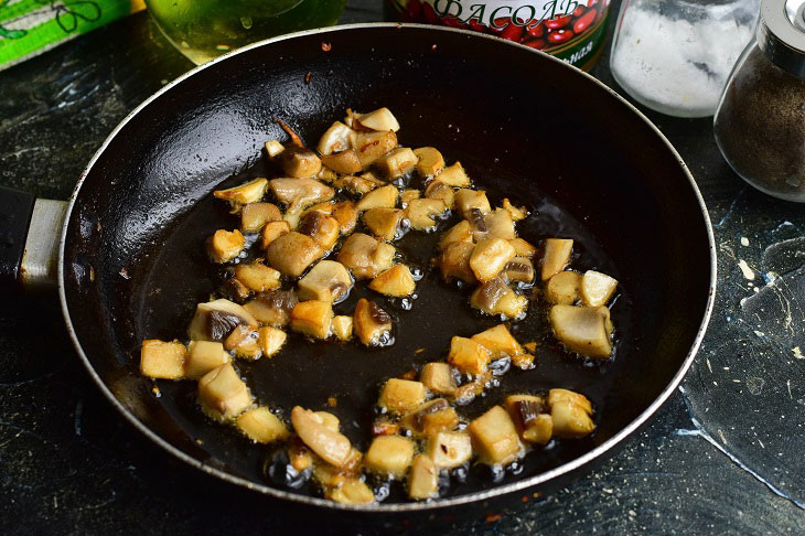 French salad with mushrooms - delicious and delicious