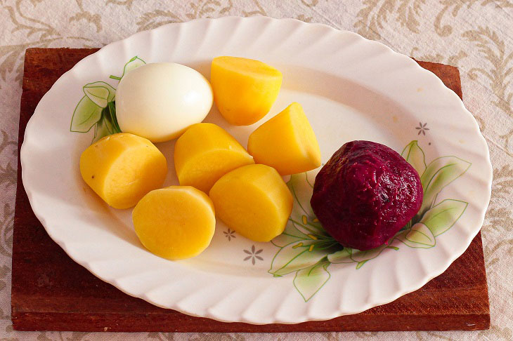 Salad "Count" with beets - tasty and spicy