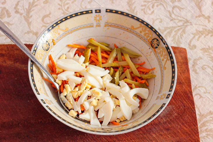 Salad "Zhigulevskiy" - tasty and satisfying