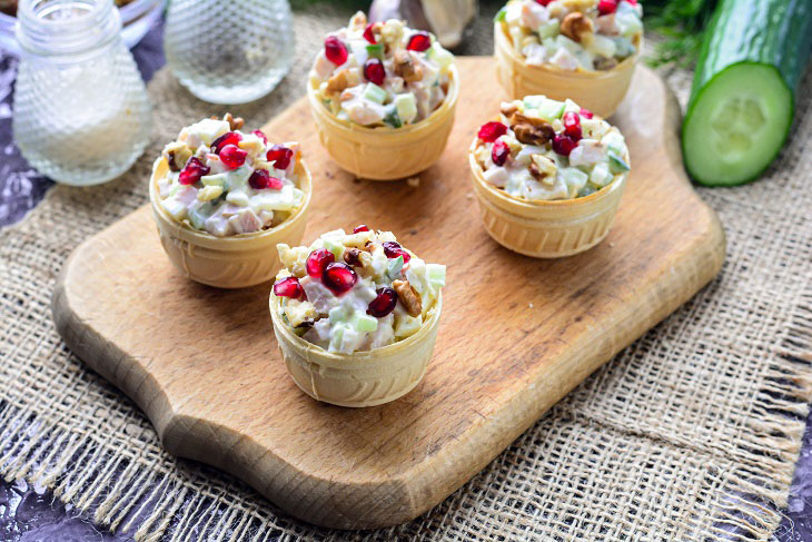 Salad "Explosion of Taste" in tartlets - original and tasty