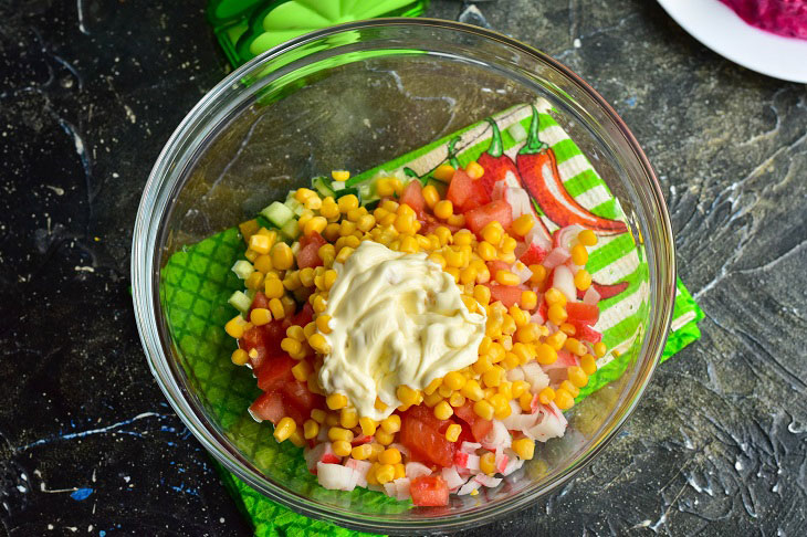 Salad "Beauty" of crab sticks - a delicious and original recipe