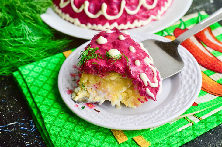 Cake-salad "Herring under a fur coat" - unusual and very tasty