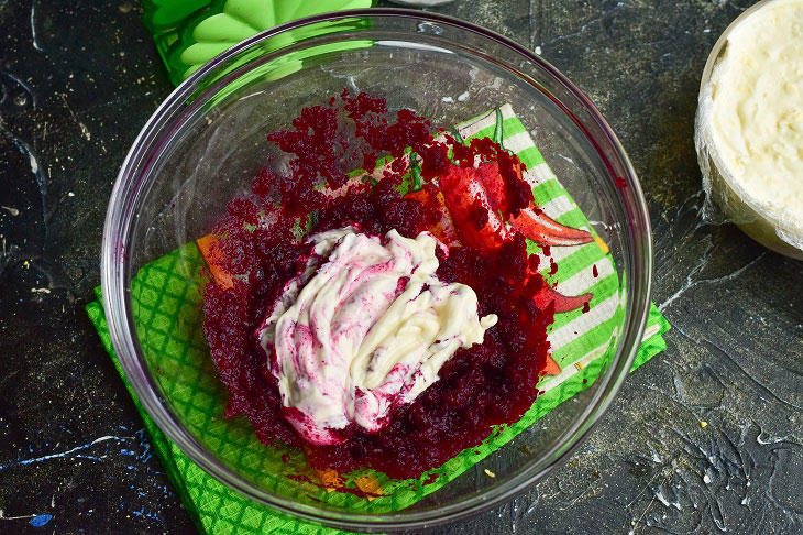 Cake-salad "Herring under a fur coat" - unusual and very tasty