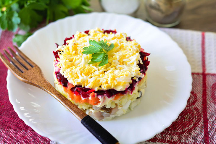 Herring under a fur coat with mackerel - an interesting salad on the festive table