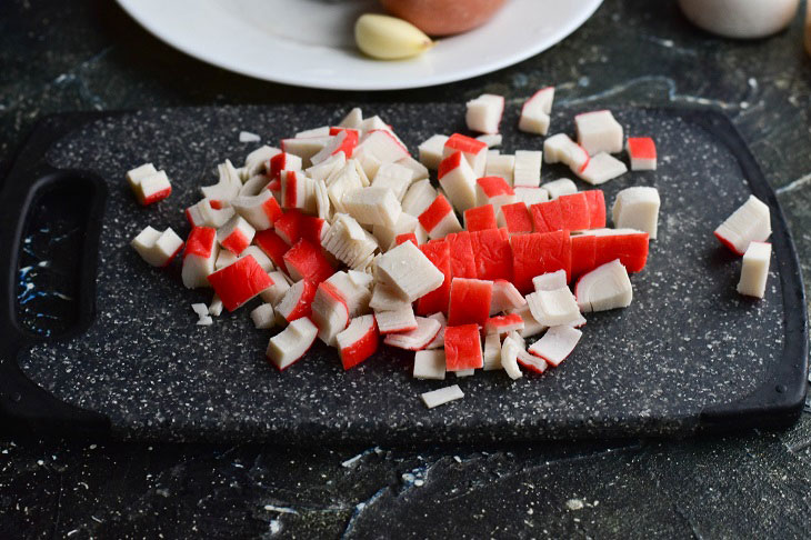 Crab salad "New" - an interesting recipe for the holiday