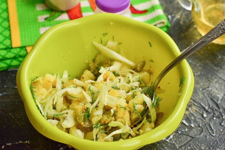 Potato salad "Minute business" - an interesting recipe in a hurry