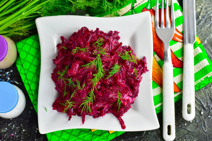 Salad "Beetroot" with garlic - spicy and fragrant