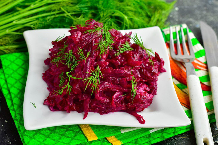 Salad "Beetroot" with garlic - spicy and fragrant