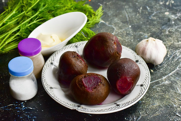 Salad "Beetroot" with garlic - spicy and fragrant