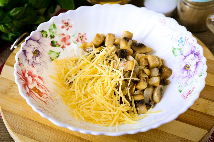 Salad "Pandora" with mushrooms - festive and tasty