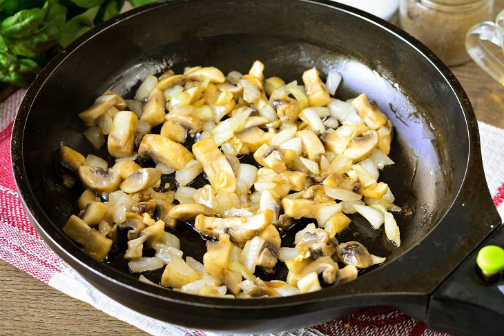 Salad "Pandora" with mushrooms - festive and tasty