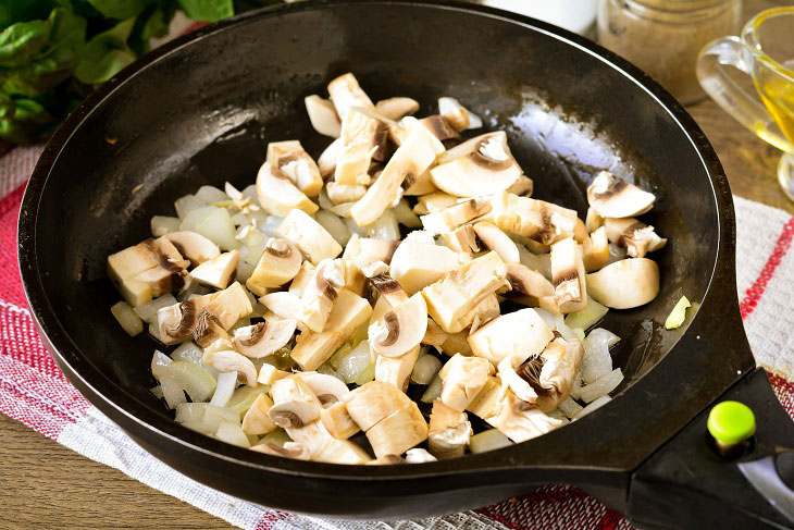 Salad "Pandora" with mushrooms - festive and tasty