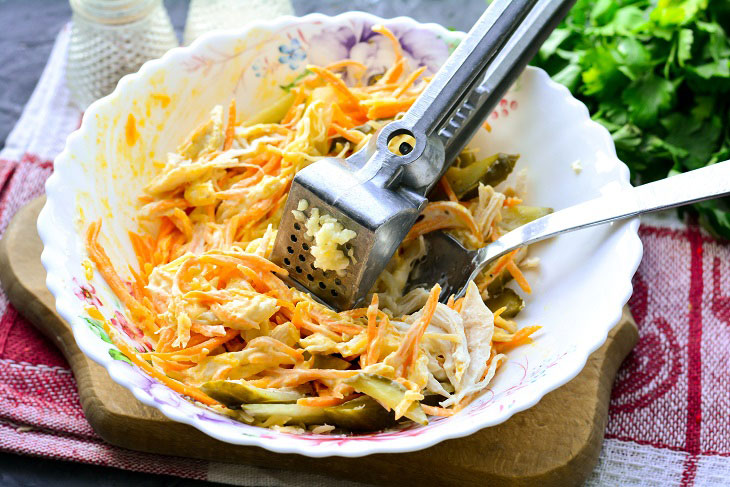 Chanterelle salad with Korean carrots - bright, fragrant and spicy