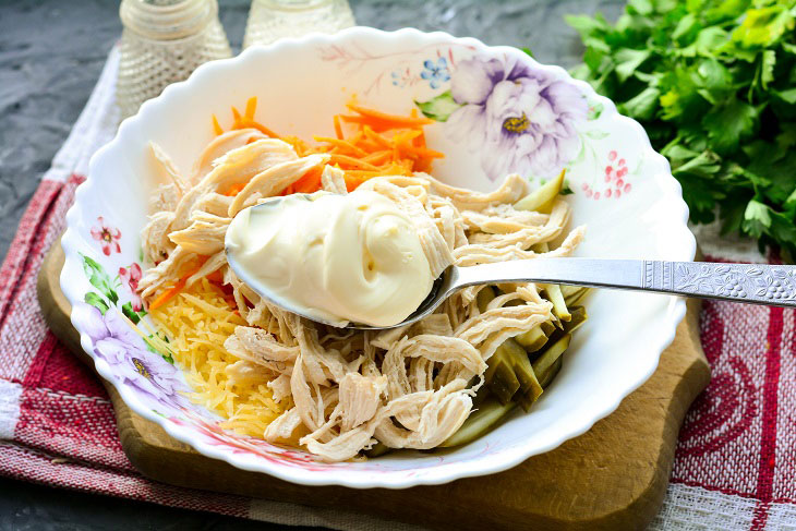 Chanterelle salad with Korean carrots - bright, fragrant and spicy