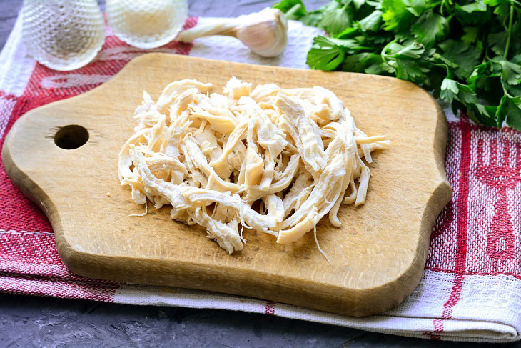 Chanterelle salad with Korean carrots - bright, fragrant and spicy