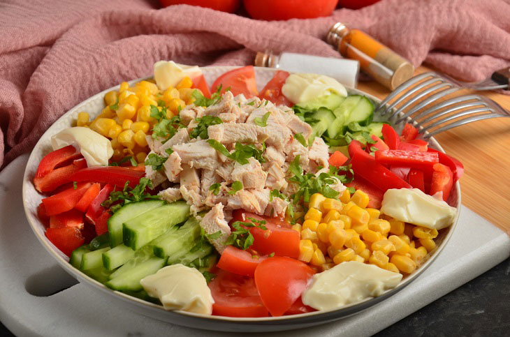 Salad "Mosaic" with chicken - an appetizing and festive recipe