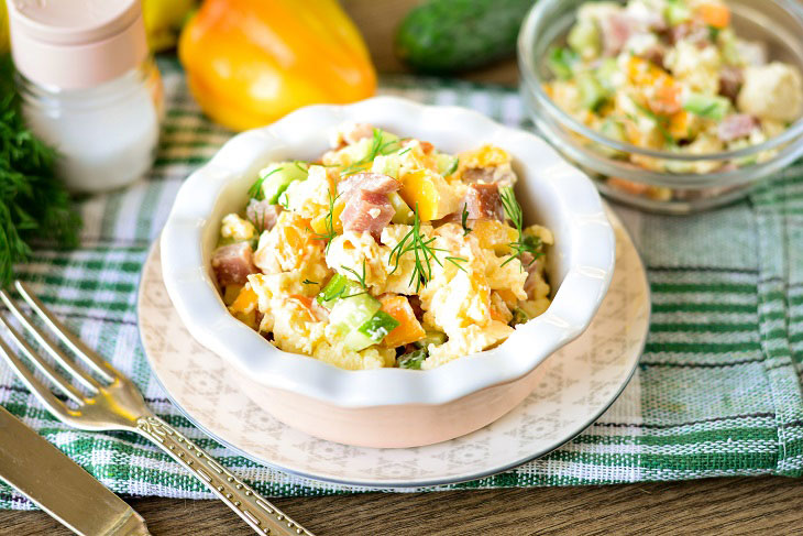 Salad "Sofia" with smoked cheese - spicy and unusual