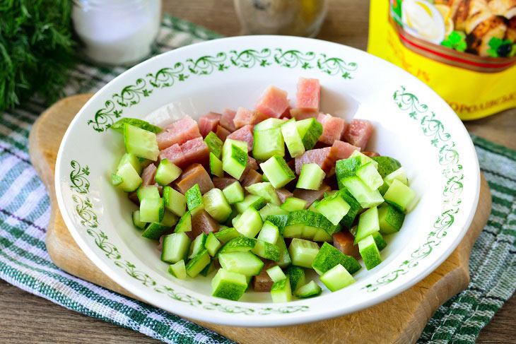 Salad "Sofia" with smoked cheese - spicy and unusual