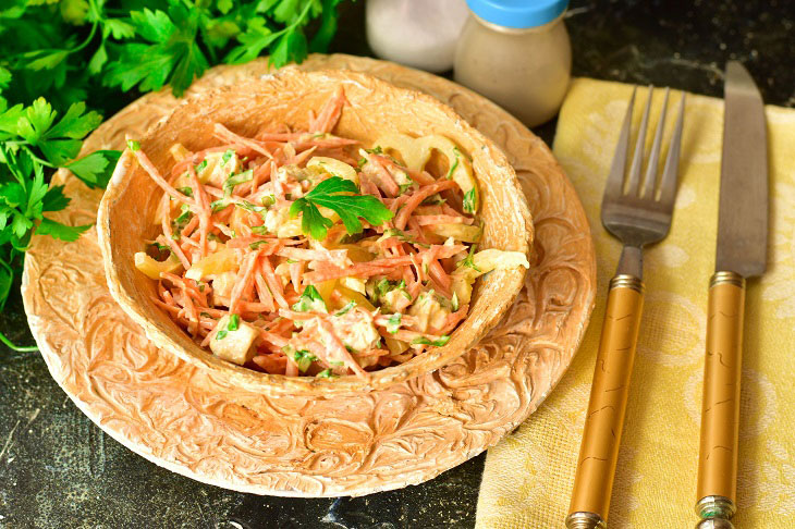 Salad "Peterhof" with chicken - a healthy and beautiful recipe