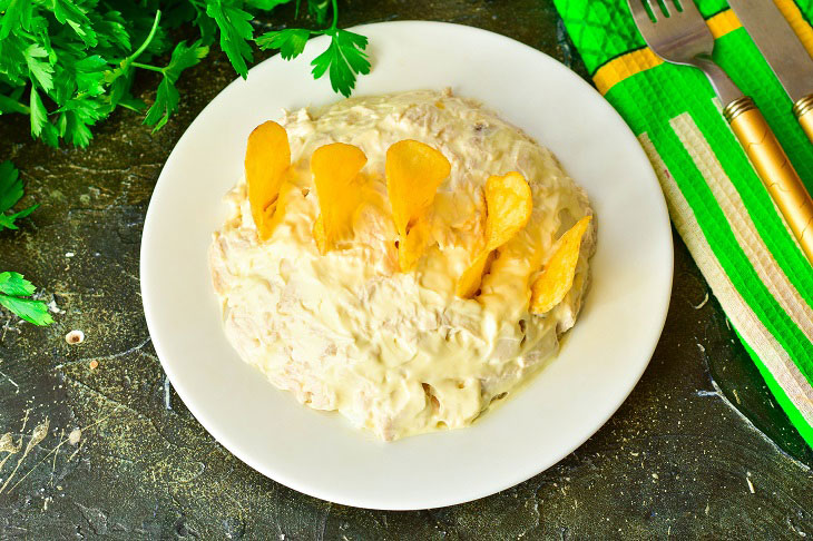 Salad "Sail" with chips - an interesting holiday recipe