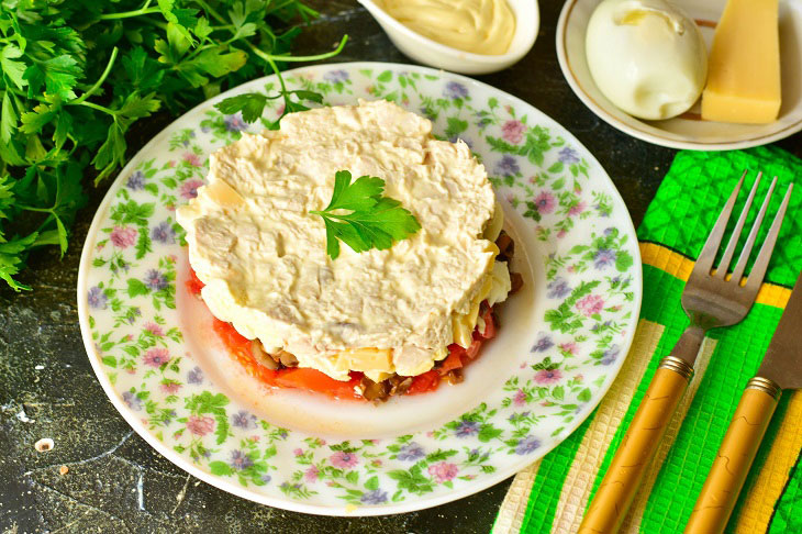 Chicago salad with chicken - an original and festive recipe