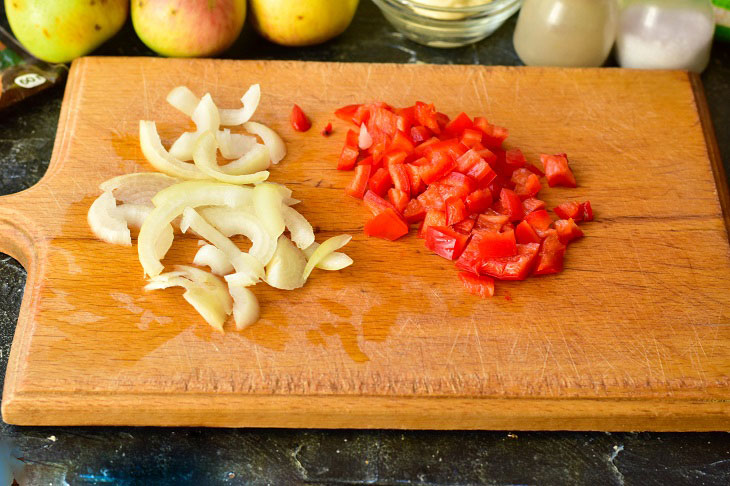 Georgian pepper and apple salad - an interesting and tasty recipe