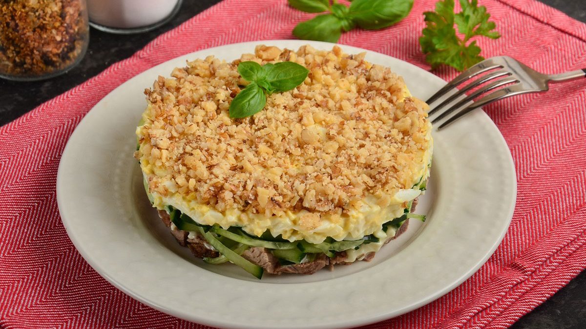 Layered salad “Macho” with beef – simple, juicy and tasty