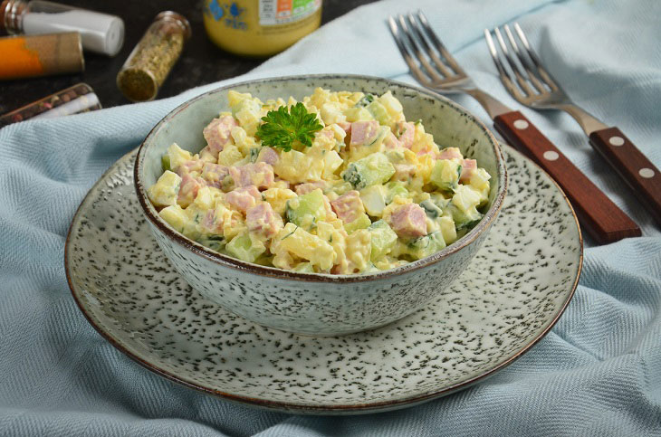 Salad "Berlin" with ham and cheese - hearty and tasty