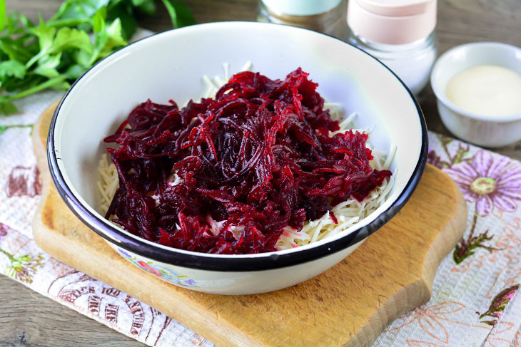 Salad "Pink Flamingo" - it causes a sensation among the invited guests