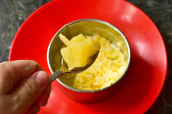 Salad "Satiy Husband" with pineapple - appetizing and festive