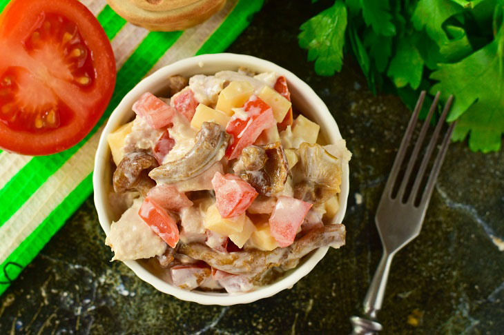 Salad "Alex" with chicken and forest mushrooms - a special aroma and taste