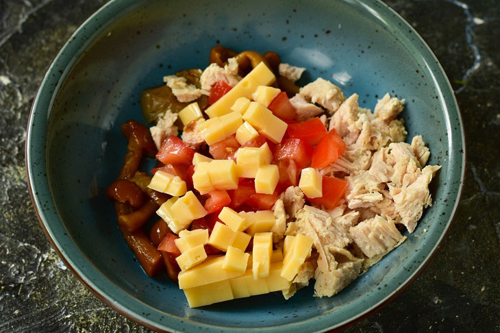 Salad "Alex" with chicken and forest mushrooms - a special aroma and taste