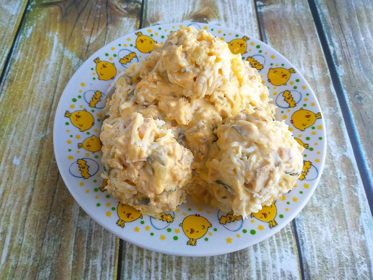 Salad "Easter Bunny" - will delight adults and children at the festive table