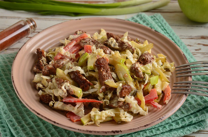 Salad "Prague" with beef and apples - a very tasty and dietary dish