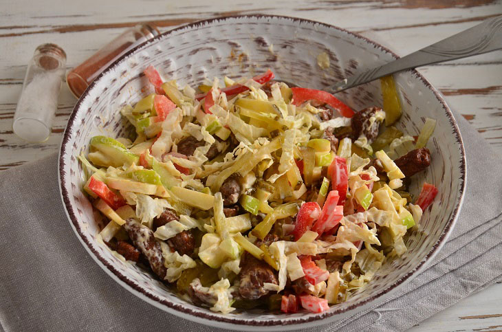 Salad "Prague" with beef and apples - a very tasty and dietary dish