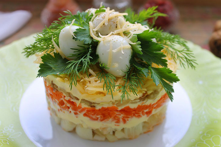 Salad "Nest" - a beautiful and tasty salad of simple products