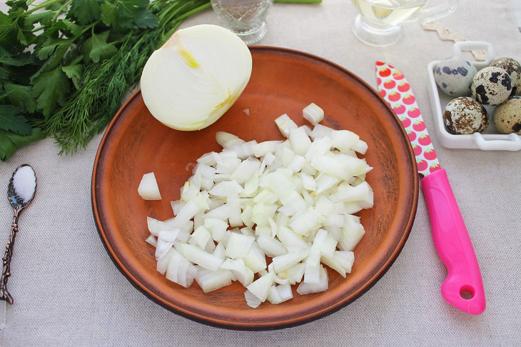 Salad "Nest" - a beautiful and tasty salad of simple products